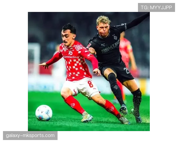 美因茨新赛季聚焦高压逼抢,战术革新引期待 美因茨新赛季聚焦高压逼抢,战术革新引期待