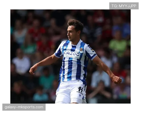 祖布门迪与布斯克茨：经典后腰模板与现代版本对比分析