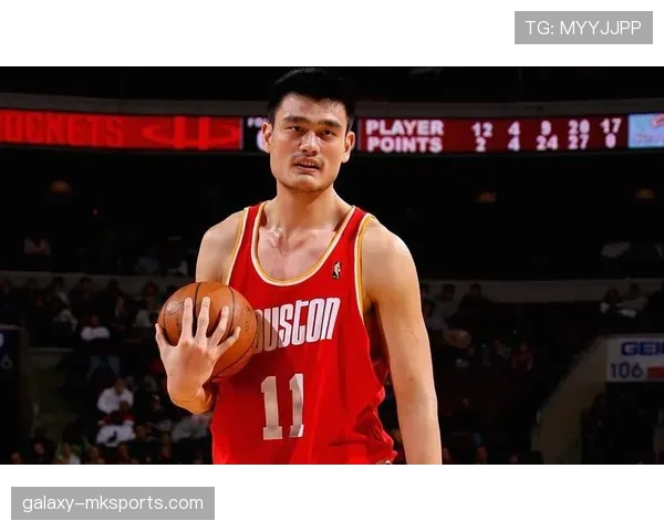 奥拉朱旺低位单打提升效率 领先姚明篮下终结能力明显